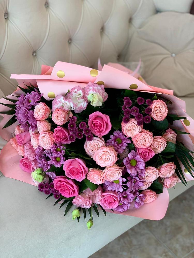 Букет цветов из: Хризантемы, Розы и Лизиантусы в Цибанобалка