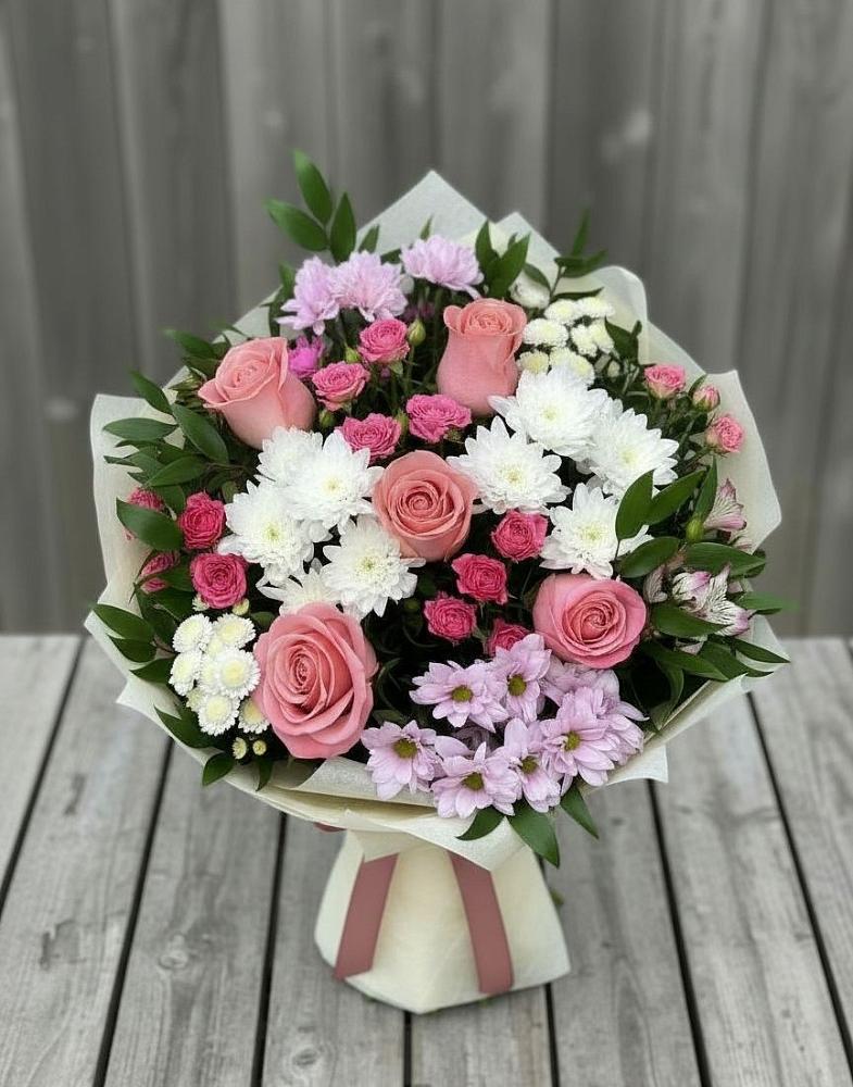 Букет цветов из: Альстромерии, Гвоздики, Розы и Хризантемы в Цибанобалка