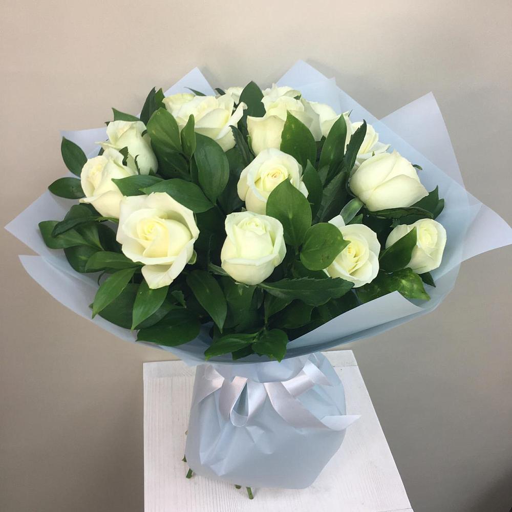 Букет 15 Белых роз Проуд в Цибанобалка