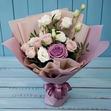 Букет цветов из:  Розы и Лизиантусы в Цибанобалка
