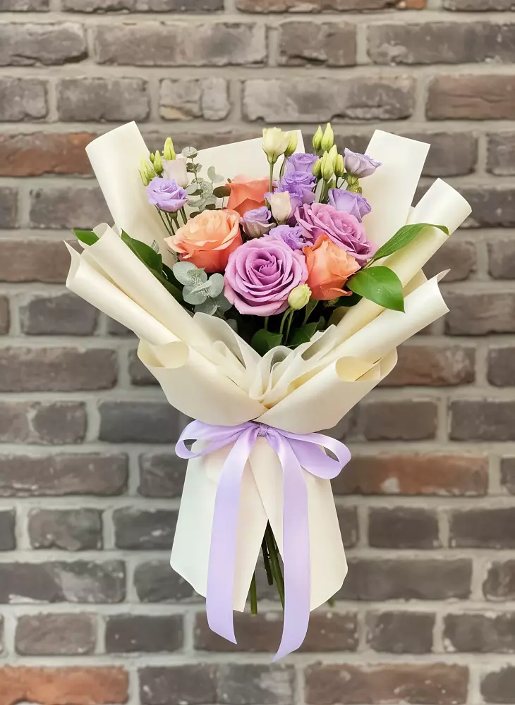 Букет цветов из: Лизиантусы и Розы в Цибанобалка