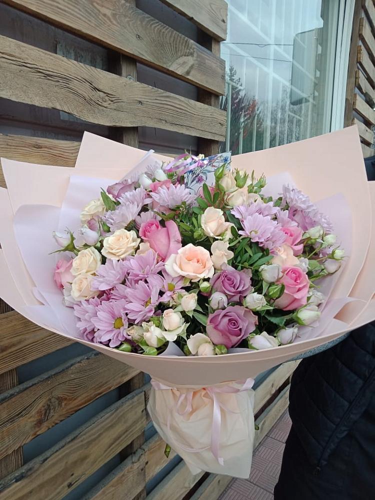 Букет цветов из: Розы и Хризантемы в Цибанобалка