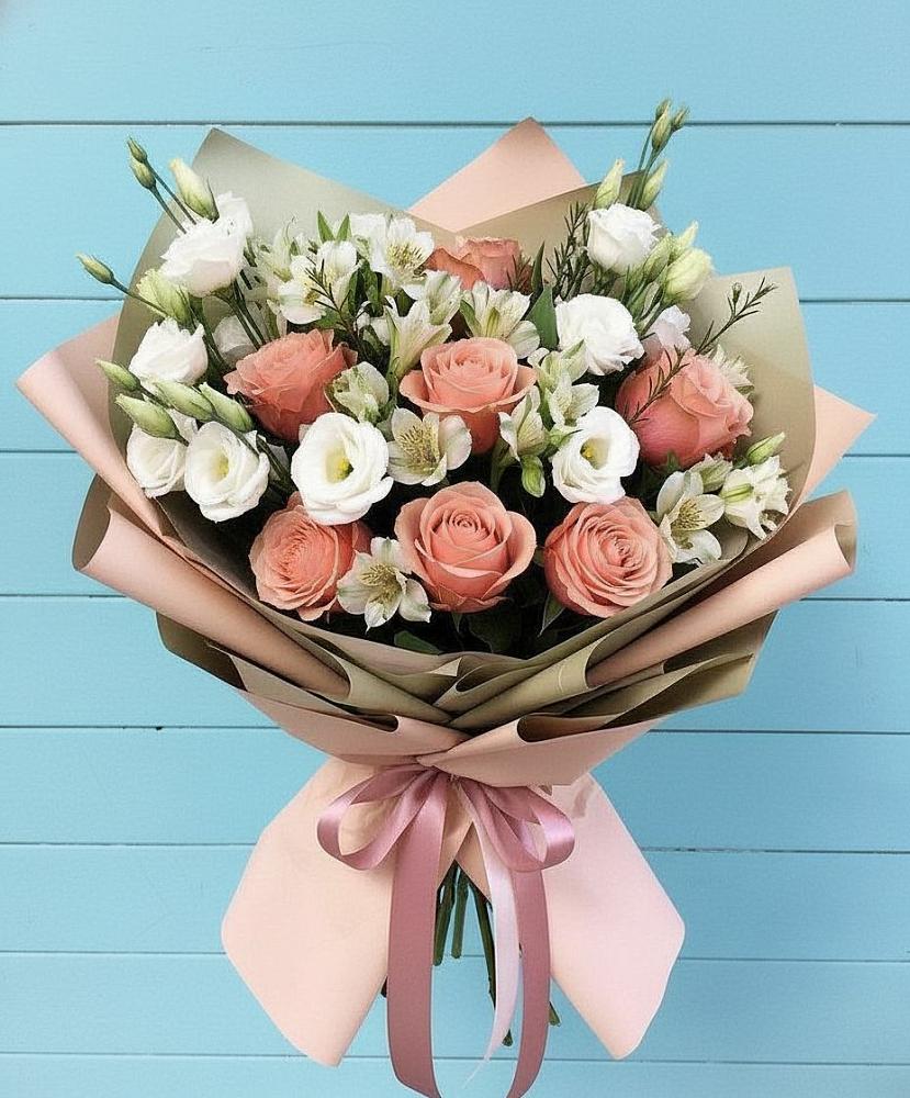 Букет цветов из: Розы, Альстромерии и Лизиантусы в Цибанобалка