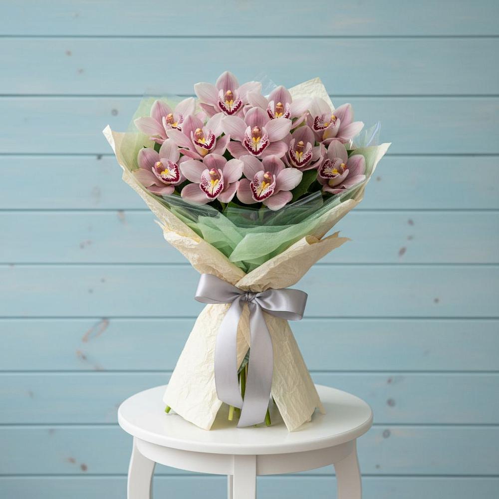 Букет цветов из: Орхидеи и Розы в Цибанобалка