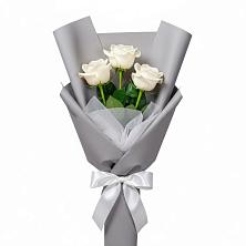 Букет 3 белые розы в Цибанобалка