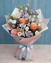 Букет цветов из:  Лизиантусы, Розы, Альстромерии и Гипсофила в Цибанобалка