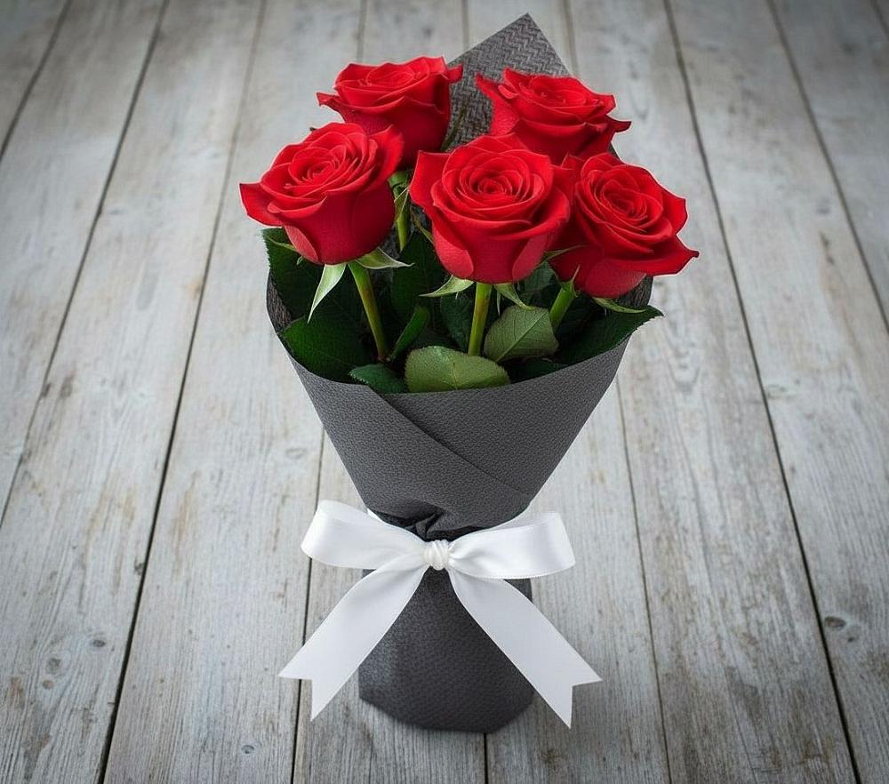 Букет 5 Красных роз Эдлесс Лав в Цибанобалка