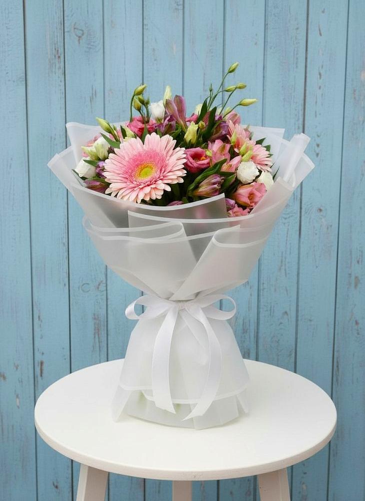 Букет цветов из: Герберы, Альстромерии и Лизиантусы в Цибанобалка