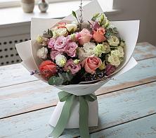 Букет цветов из:  Розы, Лизиантусы и Гвоздики в Цибанобалка