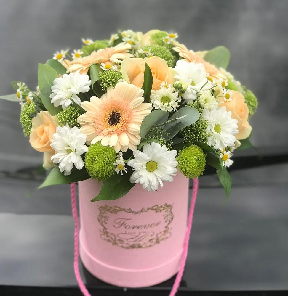 Цветочная композиция из Розы, Герберы и Хризантемы в шляпной коробке в Цибанобалка