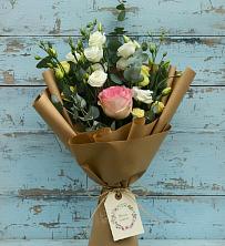 Букет цветов из:  Розы и Лизиантусы в Цибанобалка