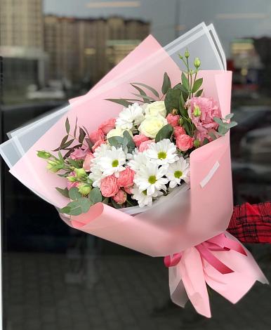 Букет цветов из: Розы, Лизиантусы и Хризантемы в Цибанобалка