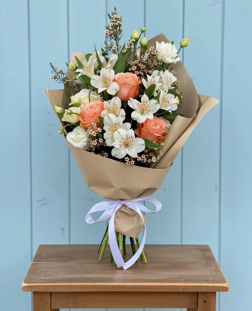 Букет цветов из: Альстромерии, Лизиантусы, Розы и Хризантемы в Цибанобалка