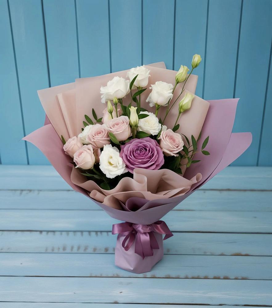 Букет цветов из: Розы и Лизиантусы в Цибанобалка